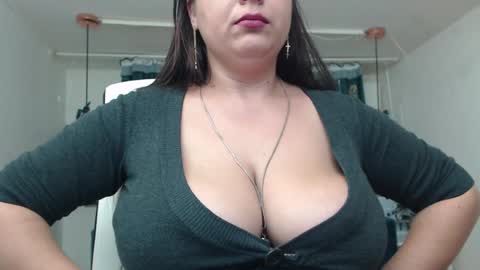 Snapshot of andrahart_ chatting on January 3, 2025, 2:43 am AndraHart  online show from January 3, 2025, 2:43 am