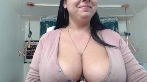 Snapshot of andrahart_ chatting on February 21, 2025, 1:33 am AndraHart  online show from February 21, 2025, 1:33 am