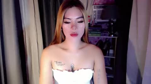 andrea06121998 online show from February 9, 2026, 7:34 am