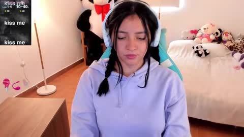 Snapshot of andrea_bonnie chatting on February 17, 2025, 10:03 pm andrea_bonnie online show from February 17, 2025, 10:03 pm