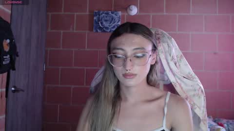 Andrea  online show from October 14, 2025, 5:47 pm