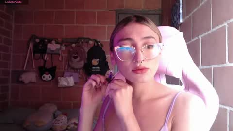Andrea  online show from May 25, 2026, 4:24 pm