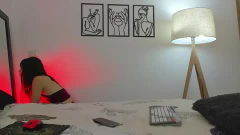 Andrea Cherry online show from April 18, 2026, 8:42 pm