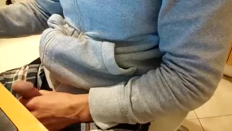 Snapshot of andrea_feetlover chatting on October 21, 2025, 5:30 am andrea_feetlover online show from October 21, 2025, 5:30 am