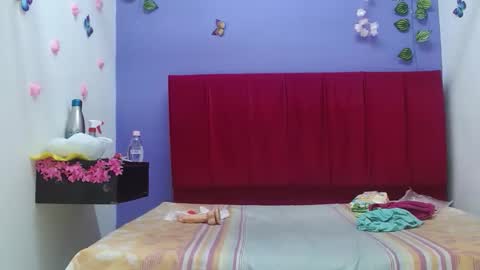 ANDREA LOPEZ online show from October 3, 2025, 11:07 am