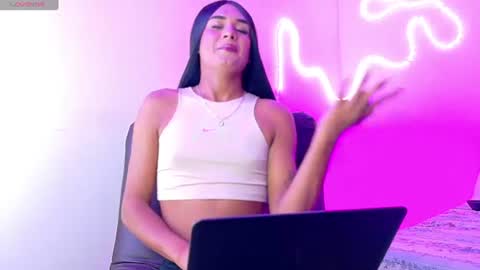 andrea_r_ online show from July 23, 2026, 6:00 am