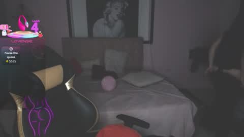 Snapshot of andrea_ramoss_ chatting on November 3, 2025, 7:04 pm Andrea Ramos online show from November 3, 2025, 7:04 pm