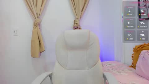 Snapshot of andrea_sancheez chatting on November 4, 2025, 11:31 am Andrea online show from November 4, 2025, 11:31 am