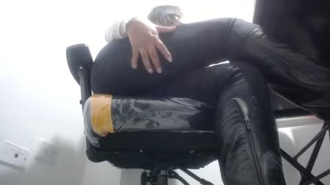 Andrea Model trainer Luxury ST online show from February 19, 2025, 11:14 pm