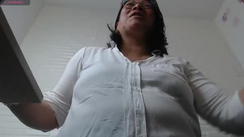 Andrea Model trainer Luxury ST online show from December 18, 2025, 8:26 pm