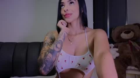 Snapshot of andrea_torres_ chatting on May 7, 2026, 4:18 am online show from May 7, 2026, 4:18 am