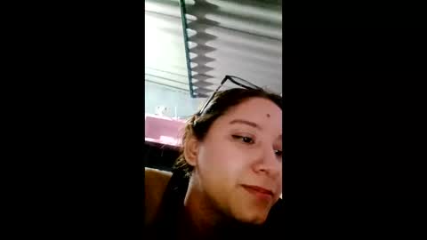 Snapshot of andreadd178683 chatting on April 15, 2026, 2:51 am andreadd178683 online show from April 15, 2026, 2:51 am