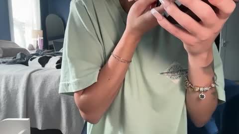 Andrea Elizabeth online show from September 16, 2025, 1:12 pm