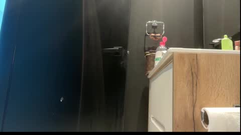 Andrea Elizabeth online show from September 29, 2025, 10:53 am