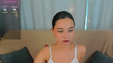 andreajohnsons online show from May 10, 2026, 6:51 am