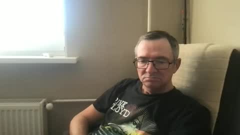 Snapshot of andreass60 chatting on November 25, 2025, 8:25 am andreass60 online show from November 25, 2025, 8:25 am