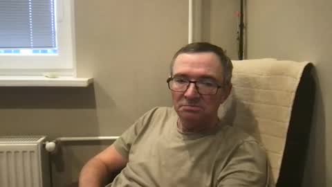 Snapshot of andreass60 chatting on November 28, 2025, 8:06 am andreass60 online show from November 28, 2025, 8:06 am