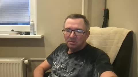 Snapshot of andreass60 chatting on December 1, 2025, 6:40 am andreass60 online show from December 1, 2025, 6:40 am