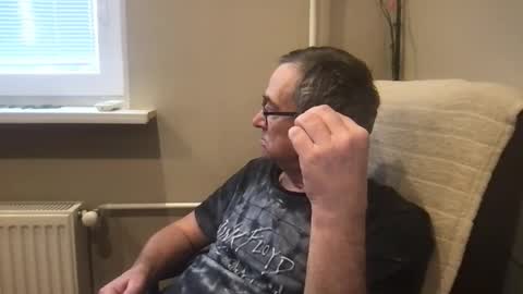 Snapshot of andreass60 chatting on December 19, 2025, 8:10 am andreass60 online show from December 19, 2025, 8:10 am