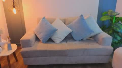 Andre Castaneda online show from April 13, 2026, 11:16 am