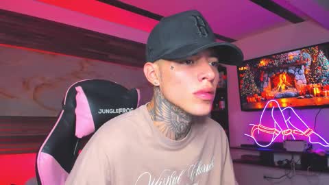 Snapshot of andrees_s chatting on November 7, 2025, 7:03 pm andrees_s online show from November 7, 2025, 7:03 pm