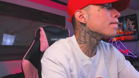 Snapshot of andrees_s chatting on November 24, 2025, 7:13 pm andrees_s online show from November 24, 2025, 7:13 pm