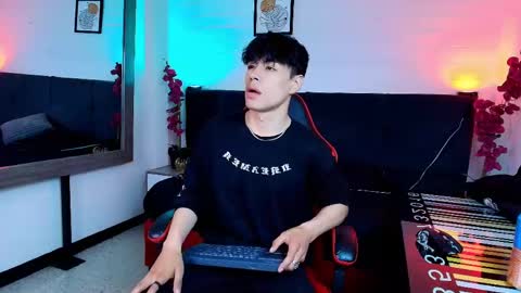 andreew_style_ online show from May 1, 2026, 5:50 pm