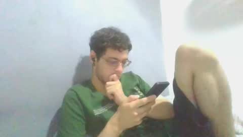 Snapshot of andres129494 chatting on November 11, 2025, 2:44 am andres129494 online show from November 11, 2025, 2:44 am