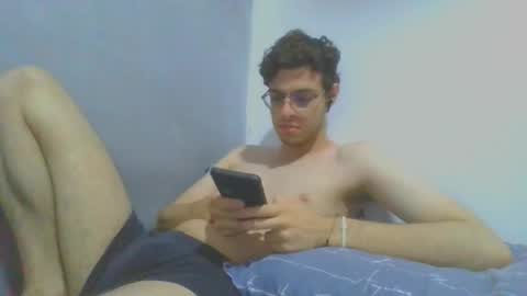 andres129494 online show from November 17, 2025, 2:17 am