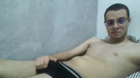 andres129494 online show from March 9, 2026, 1:42 am