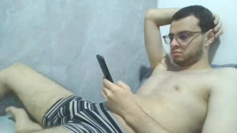 andres129494 online show from April 15, 2026, 2:07 am