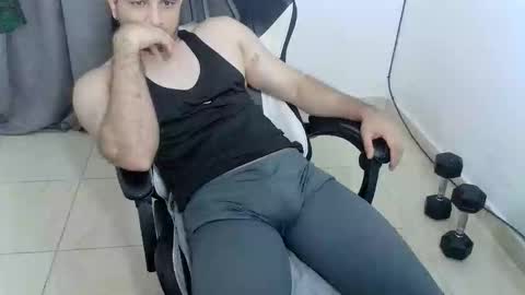 andres180950734 online show from March 16, 2026, 11:20 pm