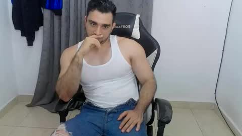 andres180950734 online show from May 13, 2026, 12:52 am