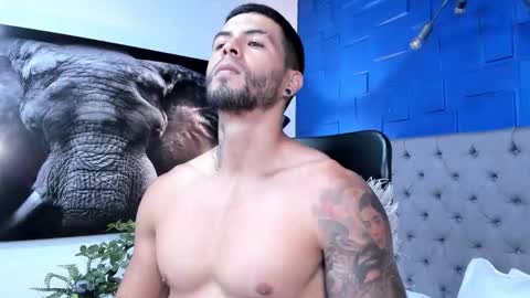 Snapshot of andres_clark chatting on December 1, 2025, 5:40 pm insta andres clark online show from December 1, 2025, 5:40 pm