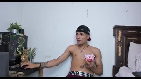 Snapshot of andres_jiimz_dz chatting on January 12, 2025, 4:52 am andres_jiimz_dz online show from January 12, 2025, 4:52 am