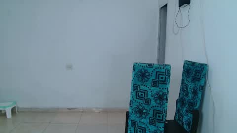 andres_santos777 online show from April 11, 2026, 11:53 pm