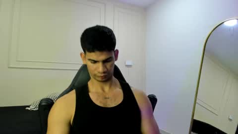 andres_stud online show from May 29, 2026, 4:32 am