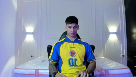 Snapshot of andres_stud chatting on June 18, 2026, 4:46 am andres_stud online show from June 18, 2026, 4:46 am