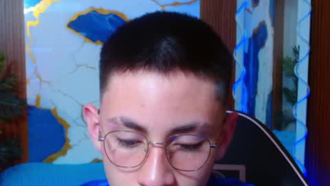 Snapshot of andres_tay chatting on April 18, 2026, 2:59 am andres_tay online show from April 18, 2026, 2:59 am