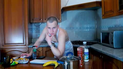 andress_rou online show from December 17, 2024, 10:43 pm