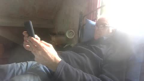 Snapshot of andrew160258 chatting on April 3, 2026, 12:36 pm Andrew online show from April 3, 2026, 12:36 pm