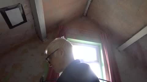 Snapshot of andrew160258 chatting on April 5, 2026, 11:51 am Andrew online show from April 5, 2026, 11:51 am