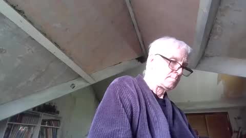 Snapshot of andrew160258 chatting on April 28, 2026, 10:20 am Andrew online show from April 28, 2026, 10:20 am