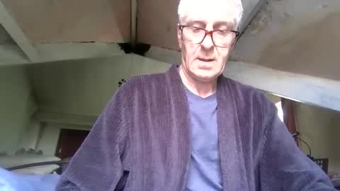 Snapshot of andrew160258 chatting on May 17, 2026, 10:55 am Andrew online show from May 17, 2026, 10:55 am