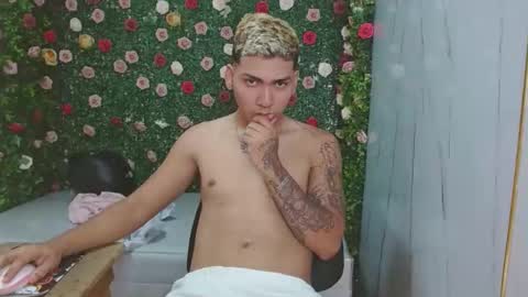 andrew_andy1 online show from January 18, 2026, 7:28 pm