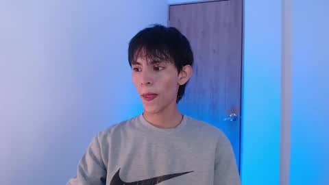 Snapshot of andrew_courtz chatting on May 21, 2026, 6:37 pm Andrew Courtz online show from May 21, 2026, 6:37 pm
