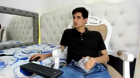 Andrew online show from December 17, 2025, 2:50 am