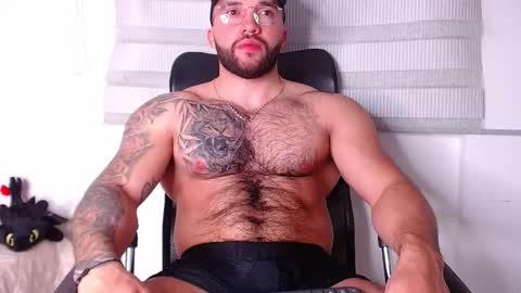 andrew_holden__ online show from October 17, 2025, 12:36 am