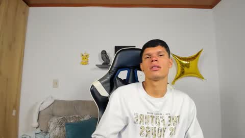 Snapshot of andrew_thopsom chatting on January 9, 2026, 1:03 pm andrew_thopsom online show from January 9, 2026, 1:03 pm