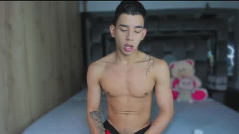 Andrew M. online show from November 23, 2025, 9:36 pm